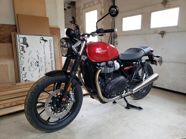 2021 Street Twin web.jpg