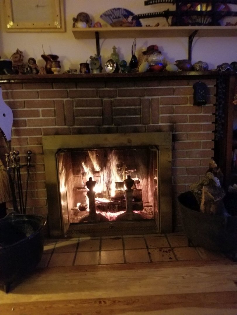 Christmas fire1.jpg