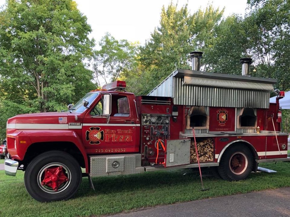 Fire-Truck-Pizza-Ford-F800.jpg