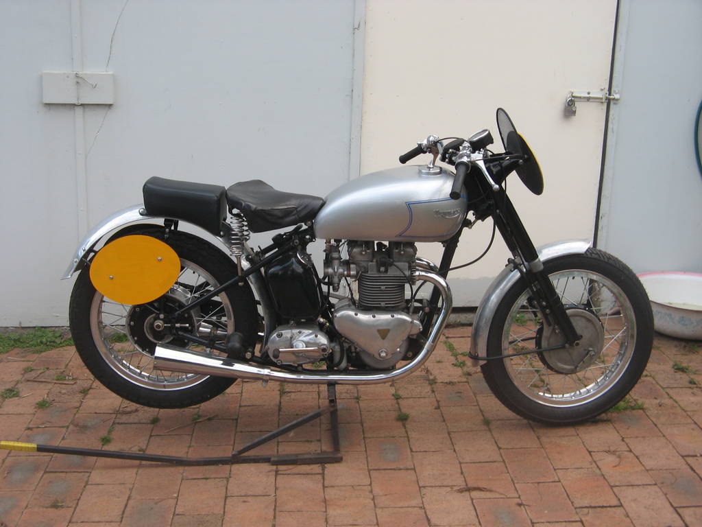 T100 Grand Prix Replica off side